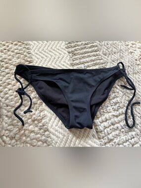 La Hearts Black Tie-Side Women's Swim Bikini Bottom medium like new condition